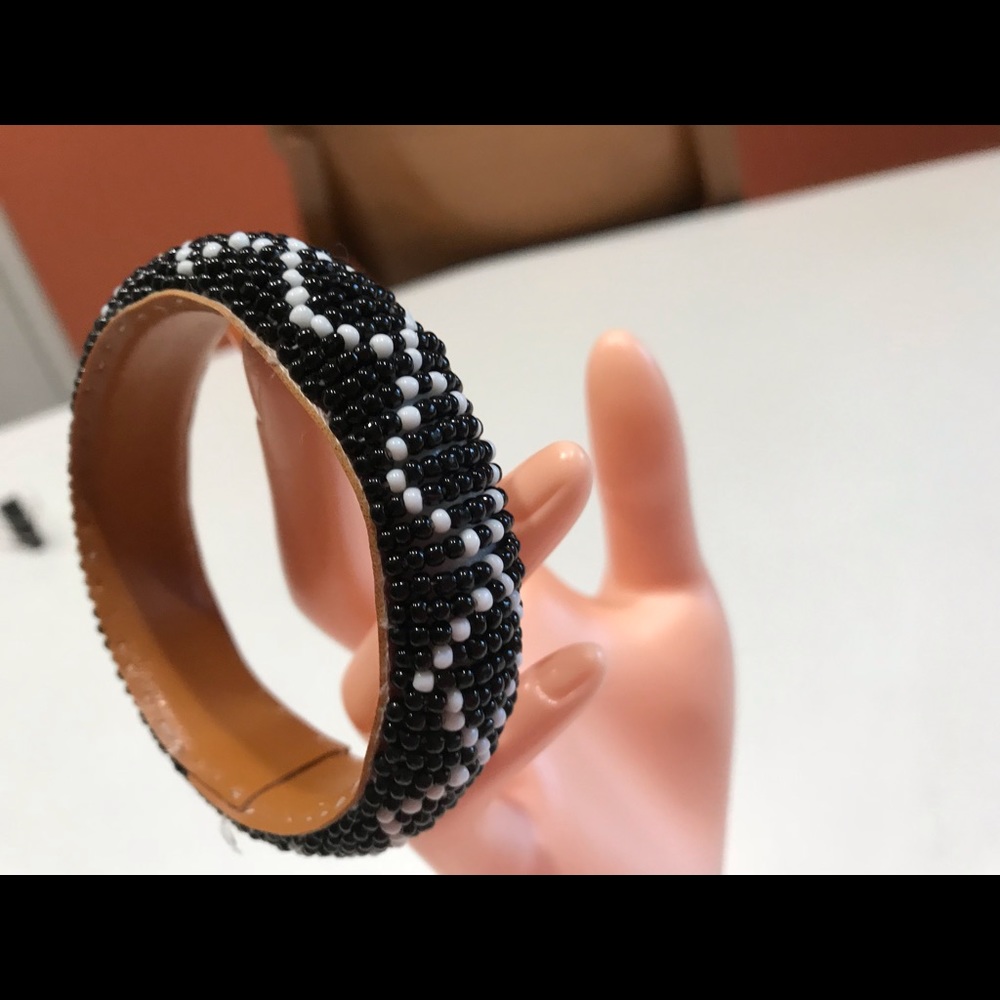 🌼Black & White Small Beads Leather Bracelet
